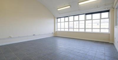 Industrial Unit in Croydon - photo 3